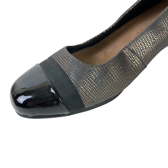CLARKS Black Bronze Slip On Patent Leather Loafers Slip On Shoes Flats sz 7 M - Picture 12 of 16